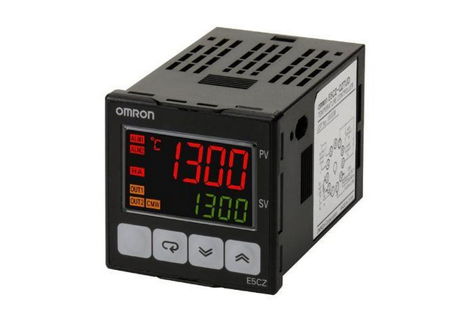 Bộ điều khiển nhiệt độ Omron  E5EC-RX2ASM-800 (Relay)